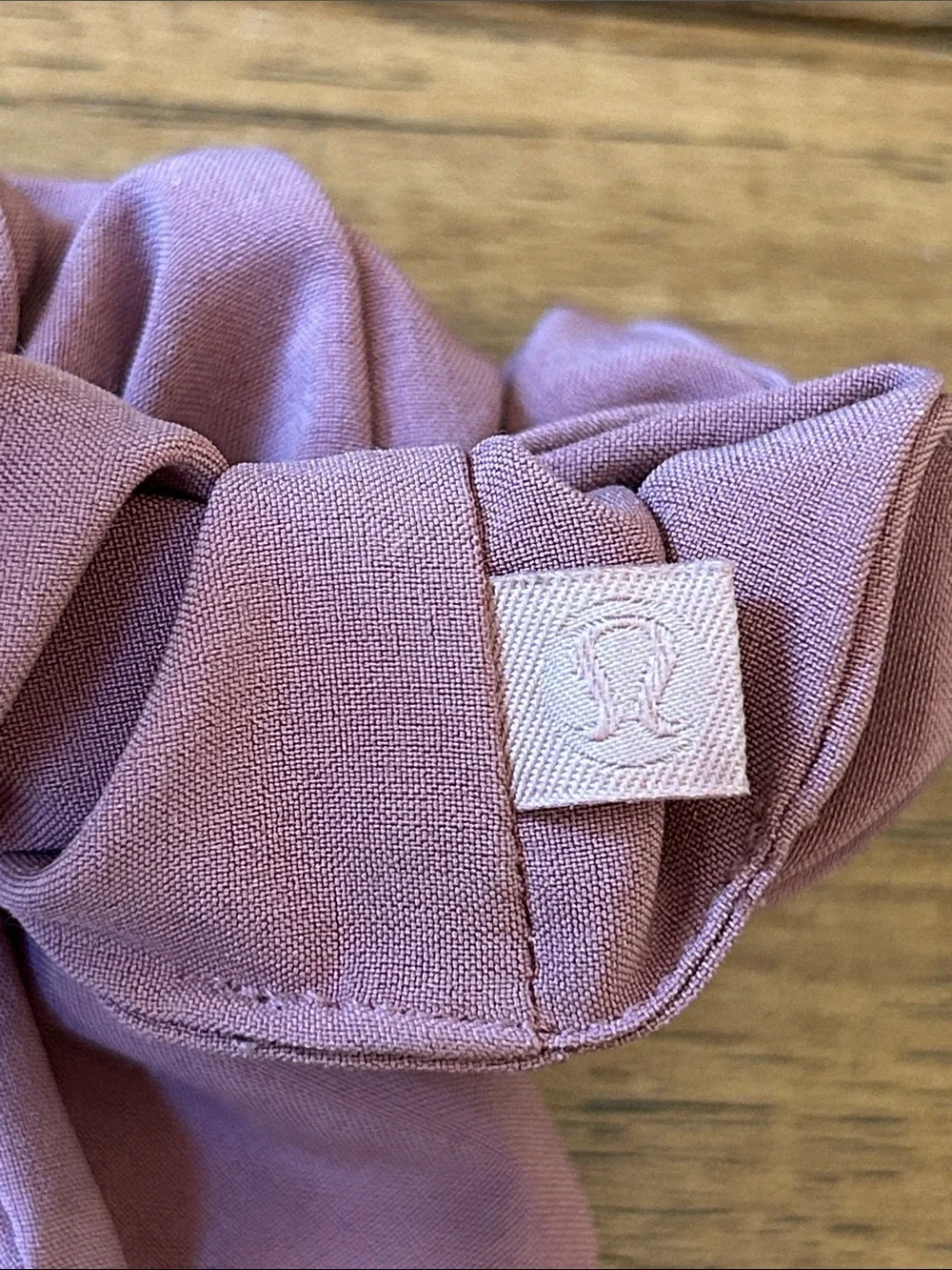 Lululemon Uplifting Scrunchie Bow Quicksand Pink